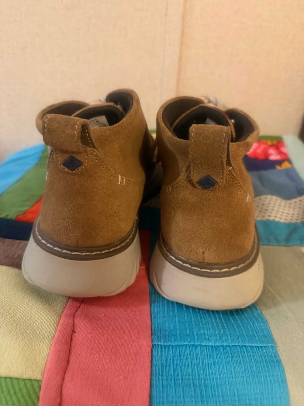 Sperry Tan Suede Chukka Boots with Light Laces - Picture 4 of 6